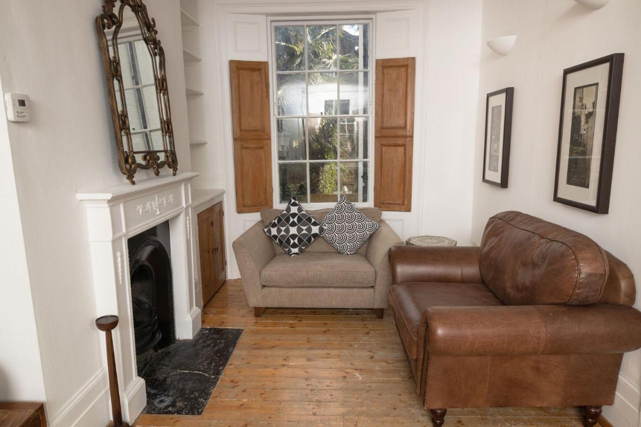 The Angel Place Hideaway - Fair 4Bdr House With Terrace Londra Dış mekan fotoğraf