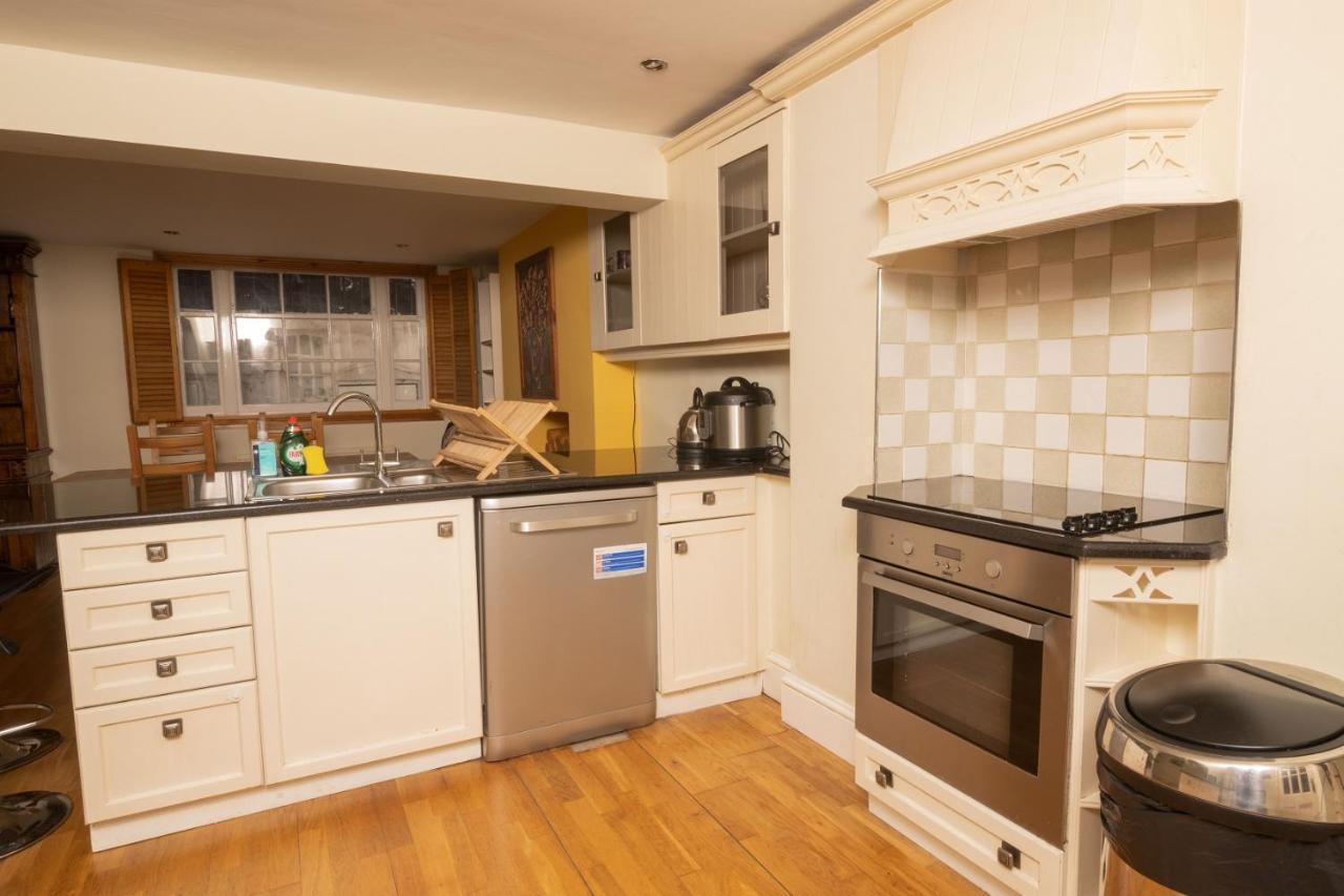 The Angel Place Hideaway - Fair 4Bdr House With Terrace Londra Dış mekan fotoğraf