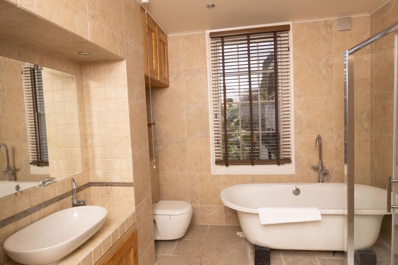 The Angel Place Hideaway - Fair 4Bdr House With Terrace Londra Dış mekan fotoğraf