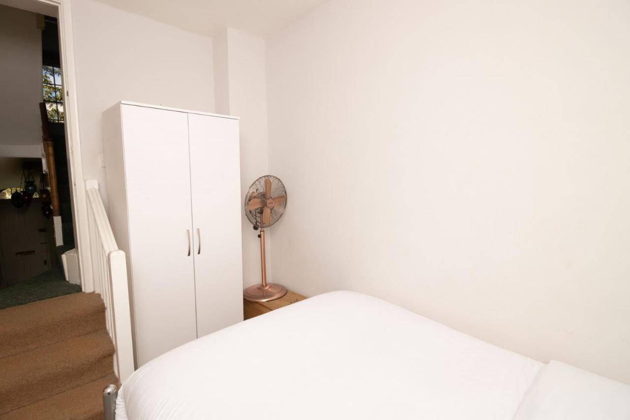 The Angel Place Hideaway - Fair 4Bdr House With Terrace Londra Dış mekan fotoğraf