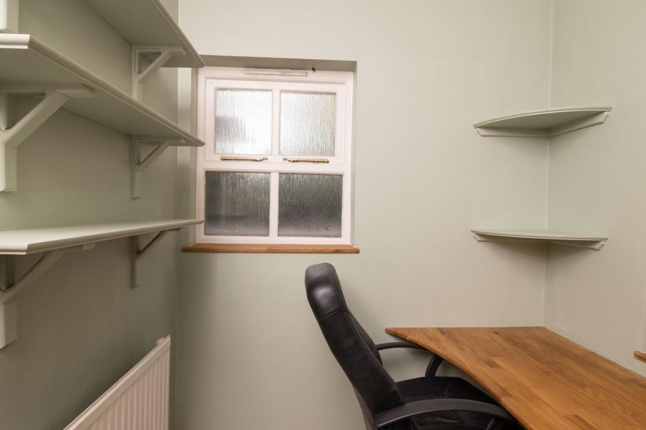 The Angel Place Hideaway - Fair 4Bdr House With Terrace Londra Dış mekan fotoğraf