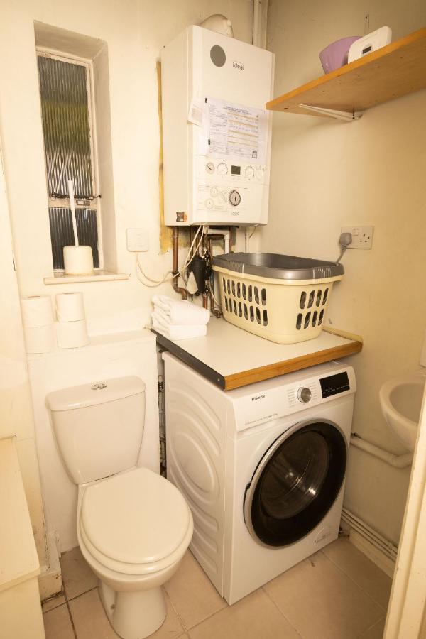The Angel Place Hideaway - Fair 4Bdr House With Terrace Londra Dış mekan fotoğraf